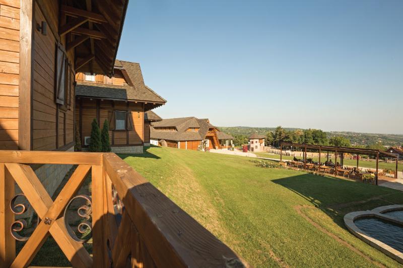 מלון ורדניק Etno Complex Vrdnicka Kula מראה חיצוני תמונה